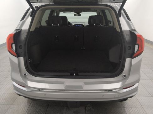 Used 2018 GMC Terrain Denali w/ Advanced Safety Package FWD image 29