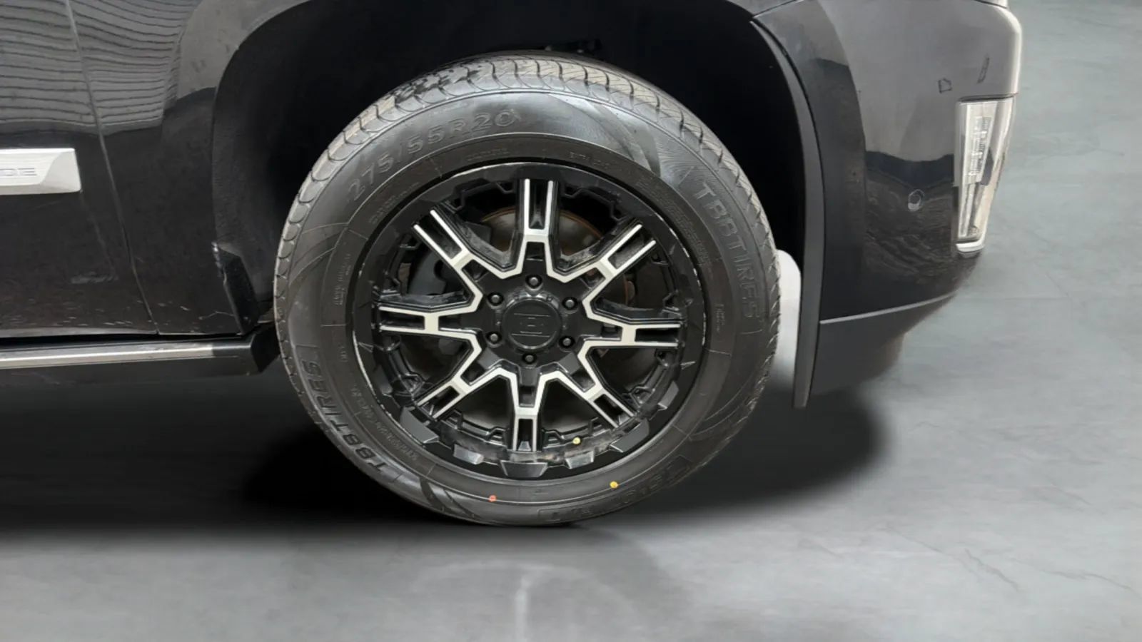 Used 2019 Cadillac Escalade Platinum RWD image 26