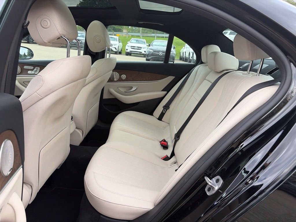 Used 2023 Mercedes-Benz E 350 4MATIC Sedan image 21
