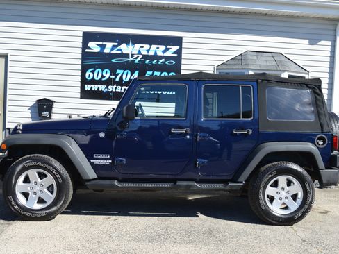Used 2013 Jeep Wrangler Unlimited Sport image 2