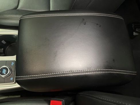 Used 2022 Ford Explorer Limited image 27