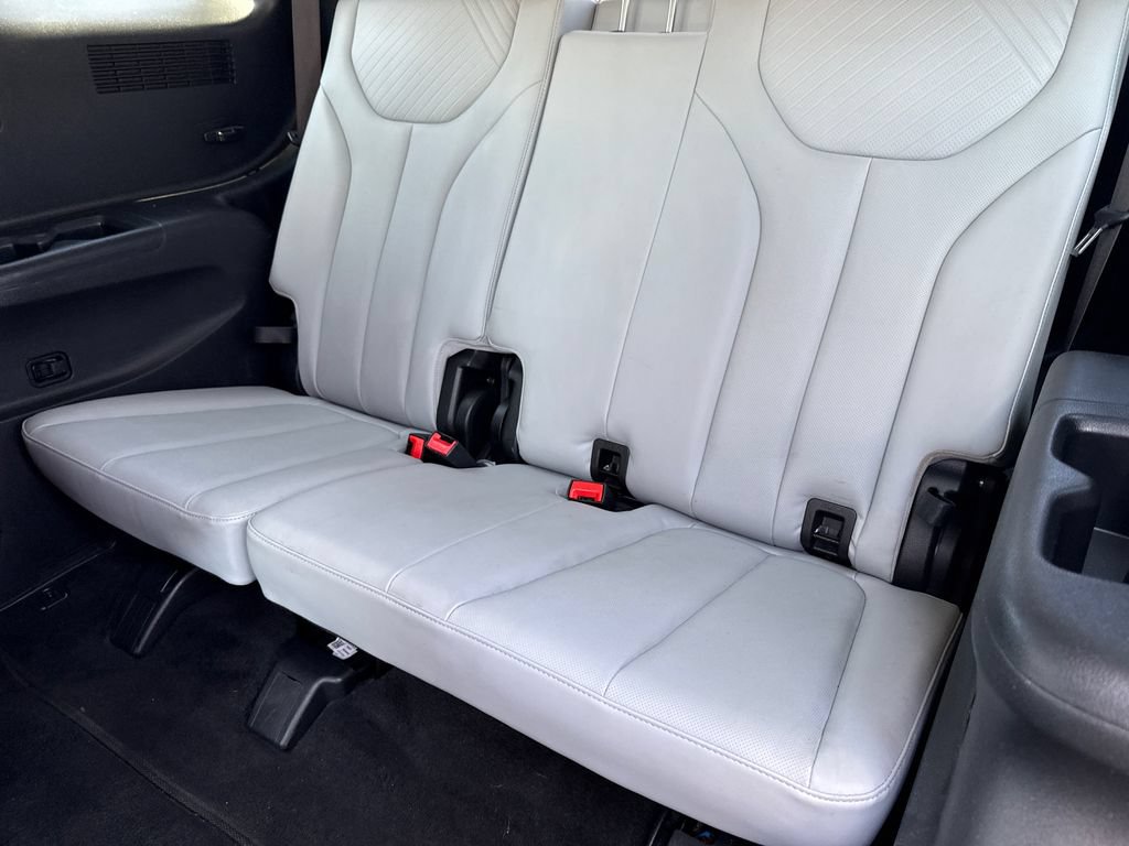 Used 2024 Hyundai Palisade SEL FWD image 16