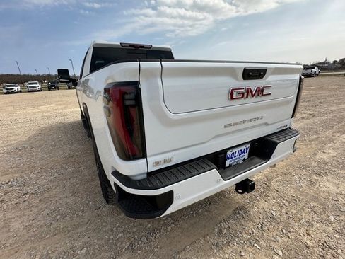 New 2026 GMC Sierra 2500 AT4 w/ AT4 Premium Plus Package image 8