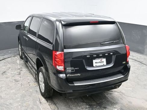 Used 2019 Dodge Grand Caravan SE image 28