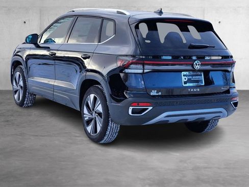 New 2025 Volkswagen Taos SE image 28