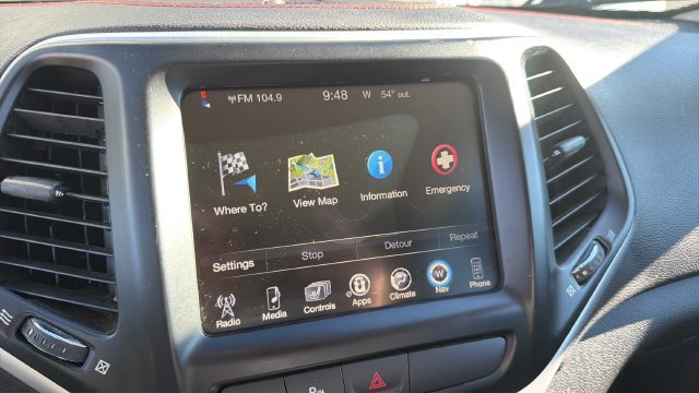 Used 2017 Jeep Cherokee Trailhawk w/ Cold Weather Group AWD/4WD image 12