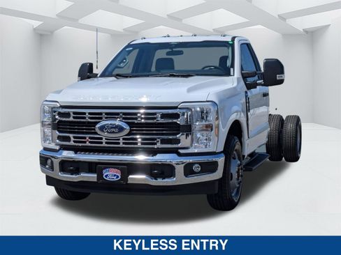 New 2025 Ford F350 XL w/ XL Chrome Package image 8