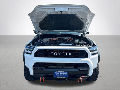 Used 2025 Toyota 4Runner Trailhunter AWD/4WD image 4