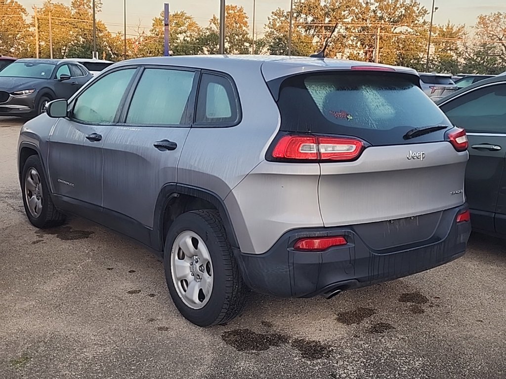 Used 2015 Jeep Cherokee Sport FWD image 3