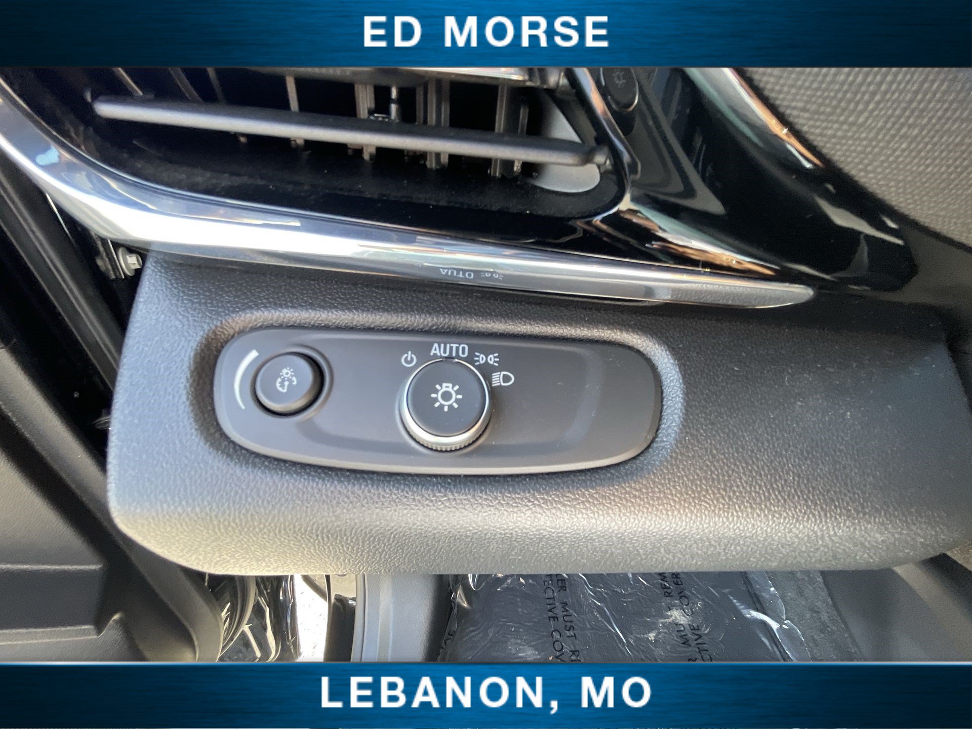Used 2025 Buick Envista Sport Touring w/ Experience Buick Package FWD image 17