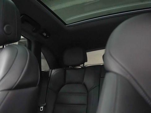 Certified 2026 Porsche Macan AWD/4WD image 36