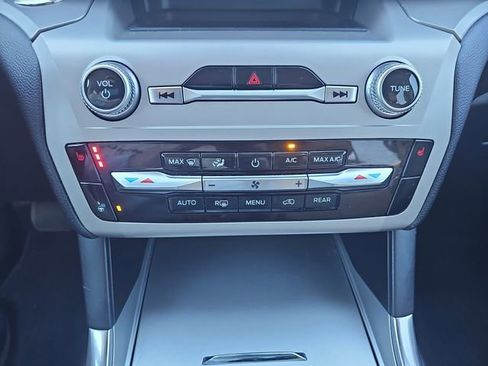 Used 2022 Ford Explorer XLT w/ Equipment Group 202A image 20