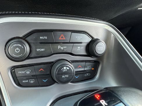 Used 2022 Dodge Challenger GT image 12