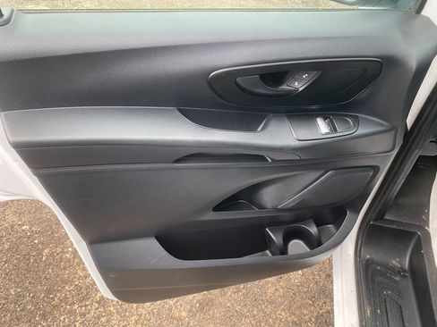 Used 2017 Mercedes-Benz Metris image 11