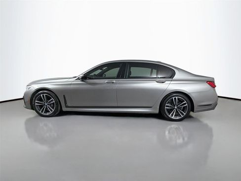 Used 2020 BMW 740i w/ M Sport Package RWD image 9