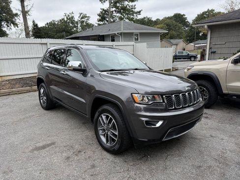 Used 2019 Jeep Grand Cherokee Limited AWD/4WD image 2