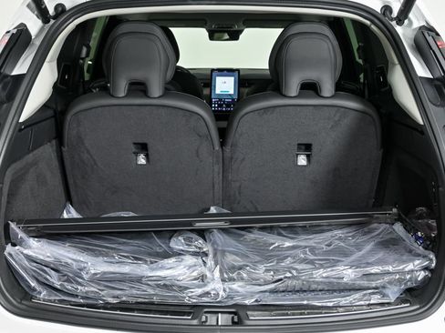 New 2025 Volvo EX90 Plus w/ Protection Package Premier image 32