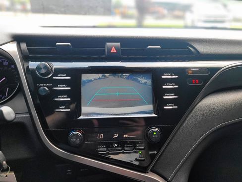 Used 2019 Toyota Camry SE FWD image 10