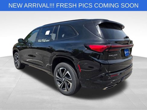 Used 2025 Buick Enclave Sport Touring image 5
