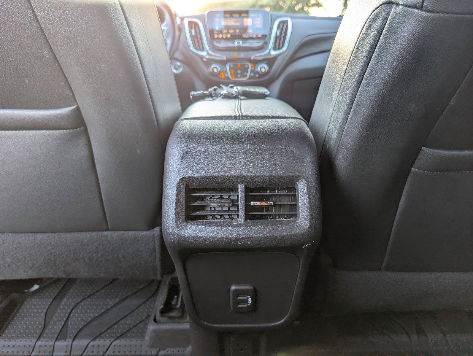 Used 2024 Chevrolet Equinox Premier AWD/4WD image 34