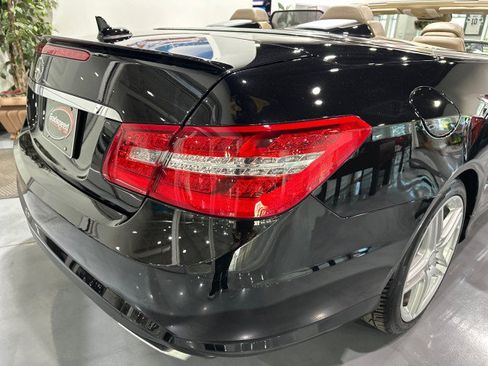 Used 2012 Mercedes-Benz E 550 Cabriolet image 35