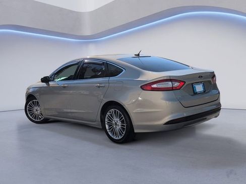 Used 2015 Ford Fusion SE w/ Equipment Group 202A FWD image 9