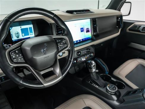 Used 2023 Ford Bronco Wildtrak image 19