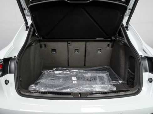 New 2026 Porsche Macan AWD/4WD image 32