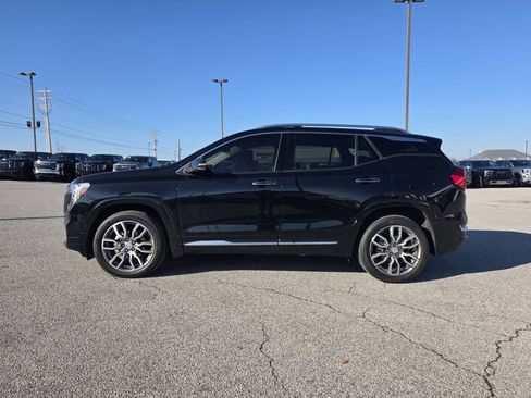 Used 2024 GMC Terrain Denali w/ Denali Premium Package image 4