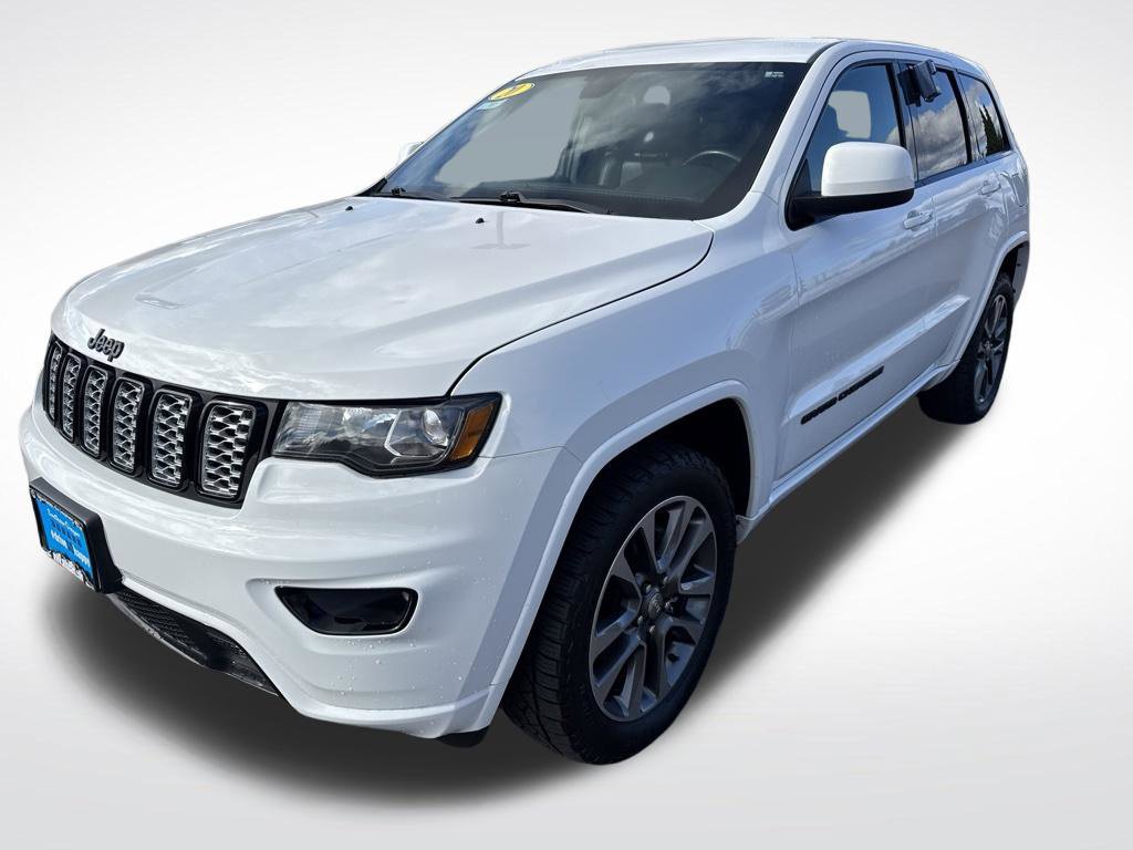 Used 2020 Jeep Grand Cherokee Altitude AWD/4WD image 3