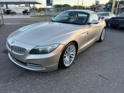 Used 2010 BMW Z4 sDrive35i w/ Premium Pkg RWD image 1