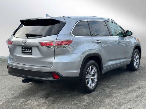 Used 2014 Toyota Highlander XLE image 3