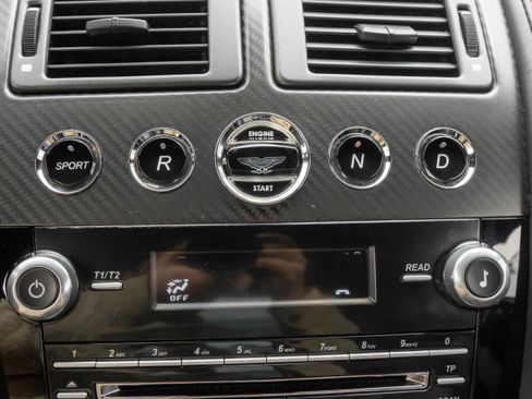 Used 2015 Aston Martin V12 Vantage S image 21