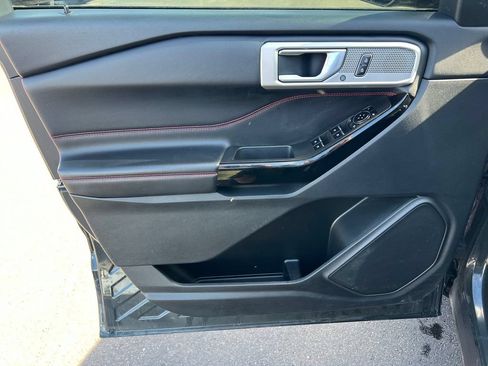 Used 2023 Ford Explorer ST-Line AWD/4WD image 18