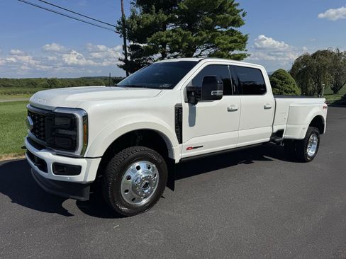 Used 2026 Ford F450 Platinum w/ FX4 Off-Road Package AWD/4WD image 1