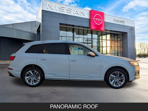 Used 2022 Audi Q7 2.0T Premium w/ Convenience Package image 5