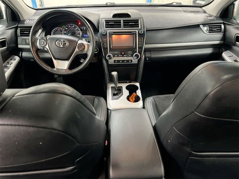 Used 2012 Toyota Camry SE image 10