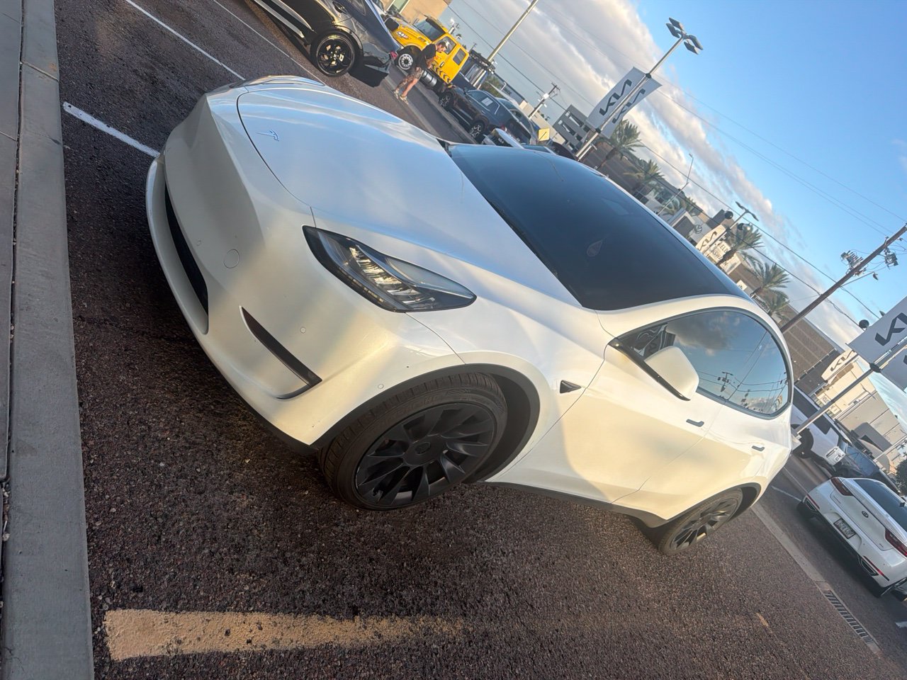 Used 2021 Tesla Model Y Long Range AWD/4WD image 2