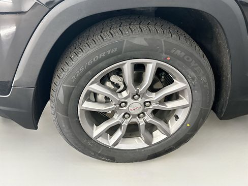 Used 2024 GMC Terrain SLT image 11