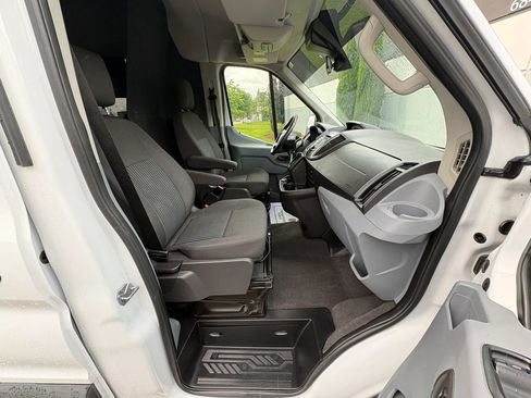 Used 2017 Ford Transit 150 XLT RWD image 28
