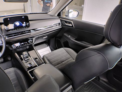 Used 2023 Mitsubishi Outlander SE image 86