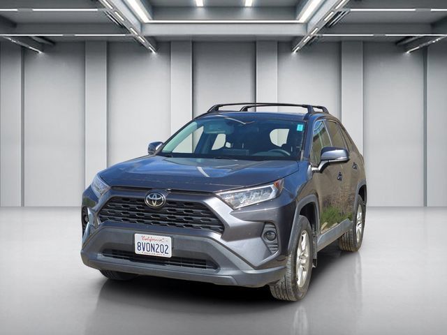 Used 2021 Toyota RAV4 XLE w/ Convenience Package AWD/4WD image 3
