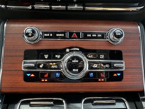 Certified 2023 Lincoln Aviator Reserve w/ Equipment Group 201A image 24