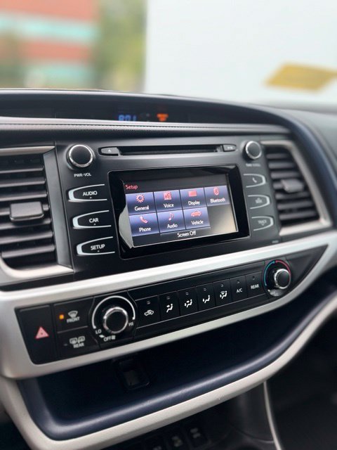 Used 2018 Toyota Highlander LE AWD/4WD image 12