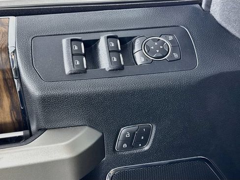 Used 2020 Ford F150 Lariat w/ Equipment Group 502A Luxury AWD/4WD image 17