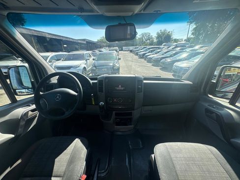 Used 2018 Mercedes-Benz Sprinter 2500 image 15