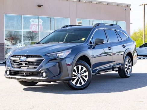 Used 2025 Subaru Outback 2.5i image 2
