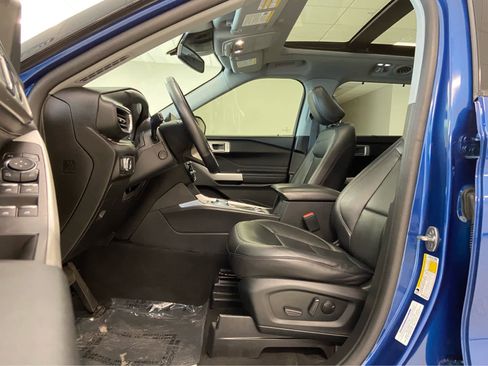 Used 2022 Ford Explorer Limited w/ Equipment Group 301A image 18