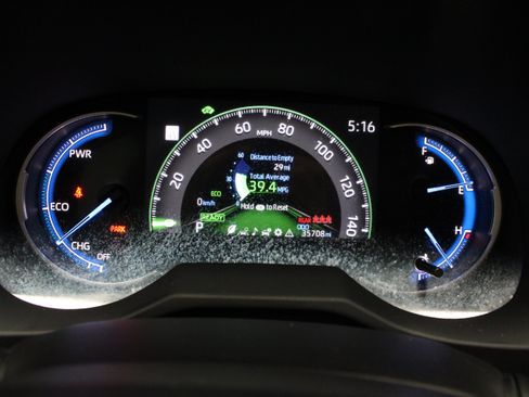 Used 2025 Toyota RAV4 LE AWD/4WD image 34
