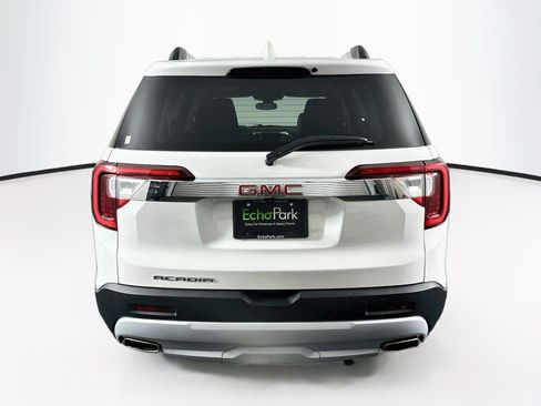 Used 2023 GMC Acadia SLT w/ Technology Package FWD image 7